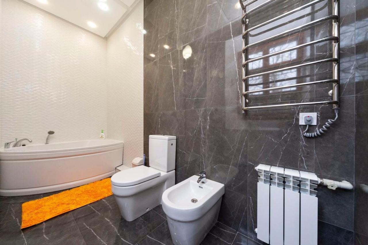 Apartamento Vip Студио На Дерибасовской Odesa Exterior foto
